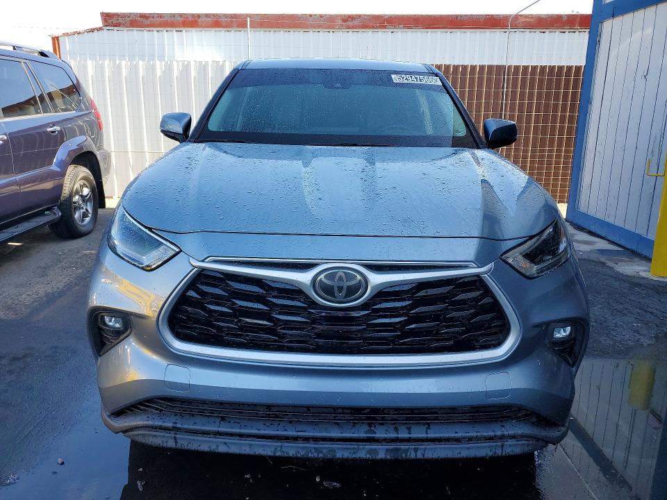 2021 Toyota Highlander VIN 5TDZZRAHXMS041759 COPART salvage auction — MINOR DENT/SCRATCHES, Nv - Certificate Of Title, sold $15,800 on 2026-07-07 (photo 5)