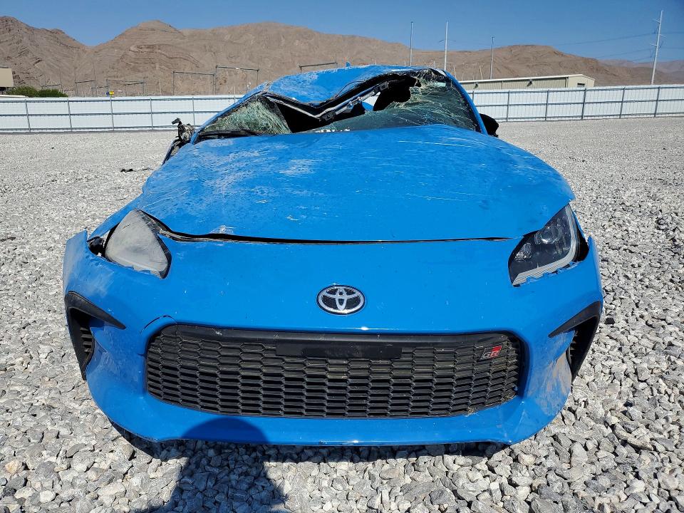 2024 Toyota VIN JF1ZNBE18R8753656 COPART salvage auction — ROLLOVER, Nv - Salvage Title, sold $1,800 on 2026-07-27 (photo 5)