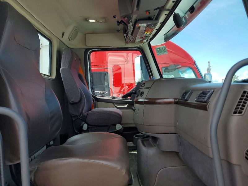 2018 Volvo Vn VIN 4V4N39TG4JN892840 COPART salvage auction — NORMAL WEAR, In - Certificate Of Title, sold $5,200 on 2026-07-09 (photo 6)