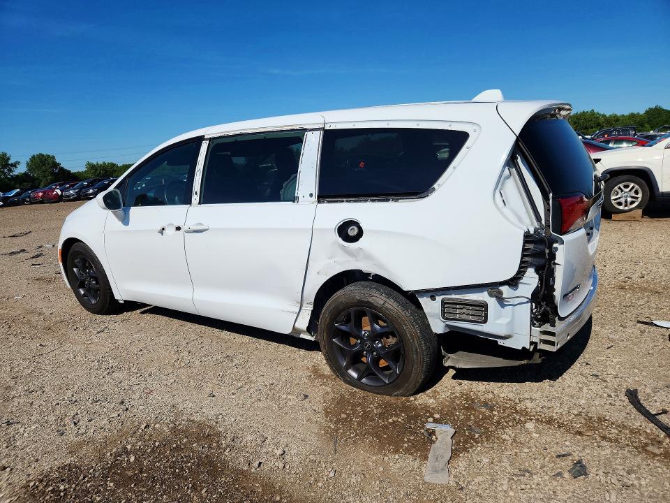 2019 Chrysler VIN 2C4RC1EG3KR527386 COPART salvage auction — REAR END, Il - Salvage Certificate, sold $375 on 2026-07-29 (photo 2)