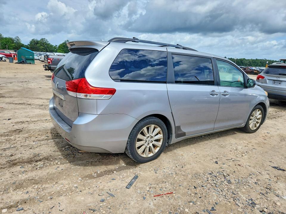 2011 Toyota Sienna VIN 5TDYK3DC6BS041669 COPART salvage auction — FRONT END, Fl - Cert Of Title Slvg Rebuildable, sold $3,000 on 2026-07-10 (photo 3)