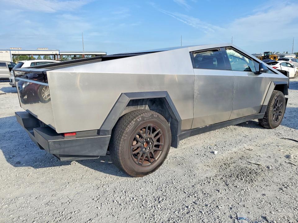 2024 Tesla Cybertruck VIN 7G2CEHED2RA050979 COPART salvage auction — FRONT END, Fl - Cert Of Title Slvg Rebuildable, sold $24,200 on 2026-07-07 (photo 3)
