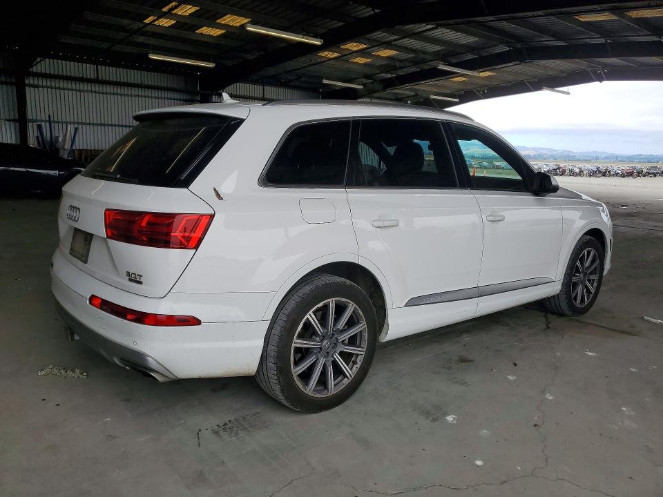 2018 Audi VIN WA1LAAF7XJD012990 COPART salvage auction — MINOR DENT/SCRATCHES, Ca - Dis/Dlr/Exp Only Clean Title, sold $3,300 on 2026-07-13 (photo 3)