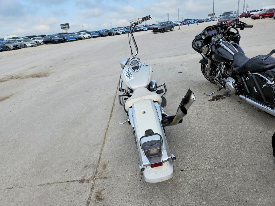 2007 Suzuki Vl800 VIN JS1VS55A772104976 COPART salvage auction — SIDE, TX - SALVAGE VEHICLE TITLE (P), sold $425 on 2026-09-08 (photo 4)