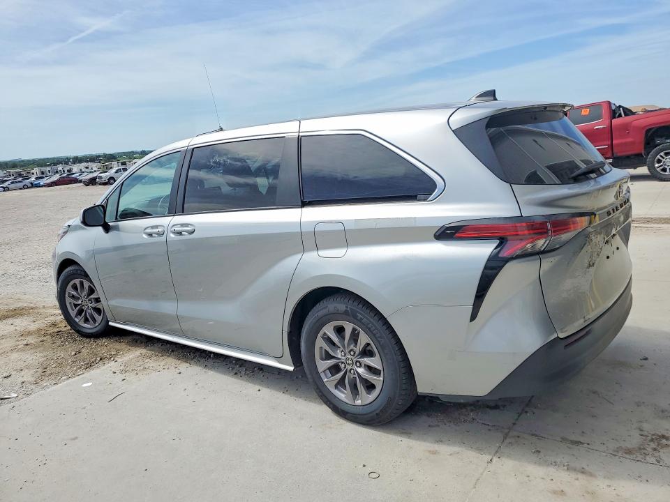 2022 Toyota VIN 5TDKSKFC6NS062927 COPART salvage auction — MINOR DENT/SCRATCHES, Salvage Title, sold $10,300 on 2026-07-20 (photo 2)