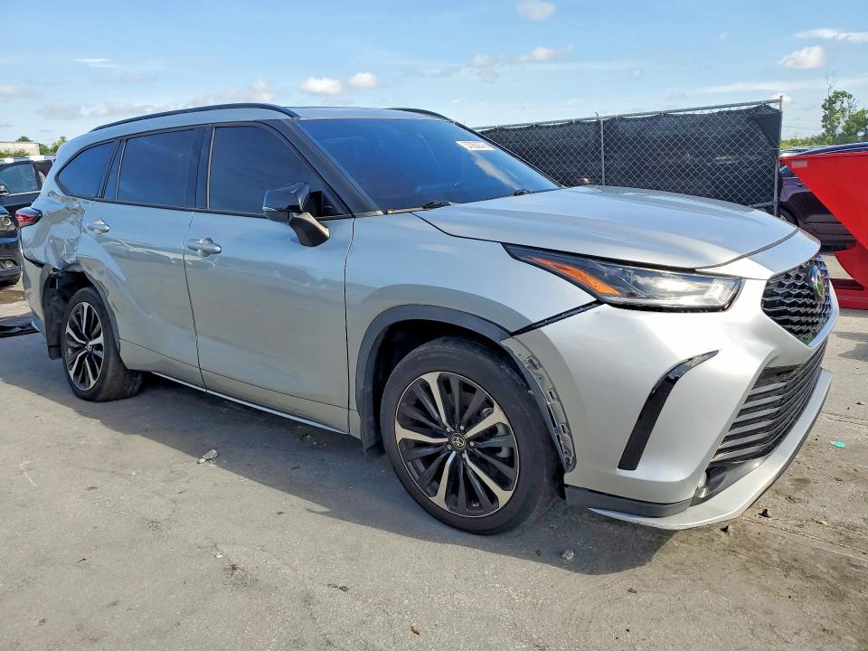 2022 Toyota Highlander VIN 5TDJZRBHXNS170047 COPART salvage auction — REAR END, Fl - Certificate Of Title, sold $24,300 on 2026-07-21 (photo 4)