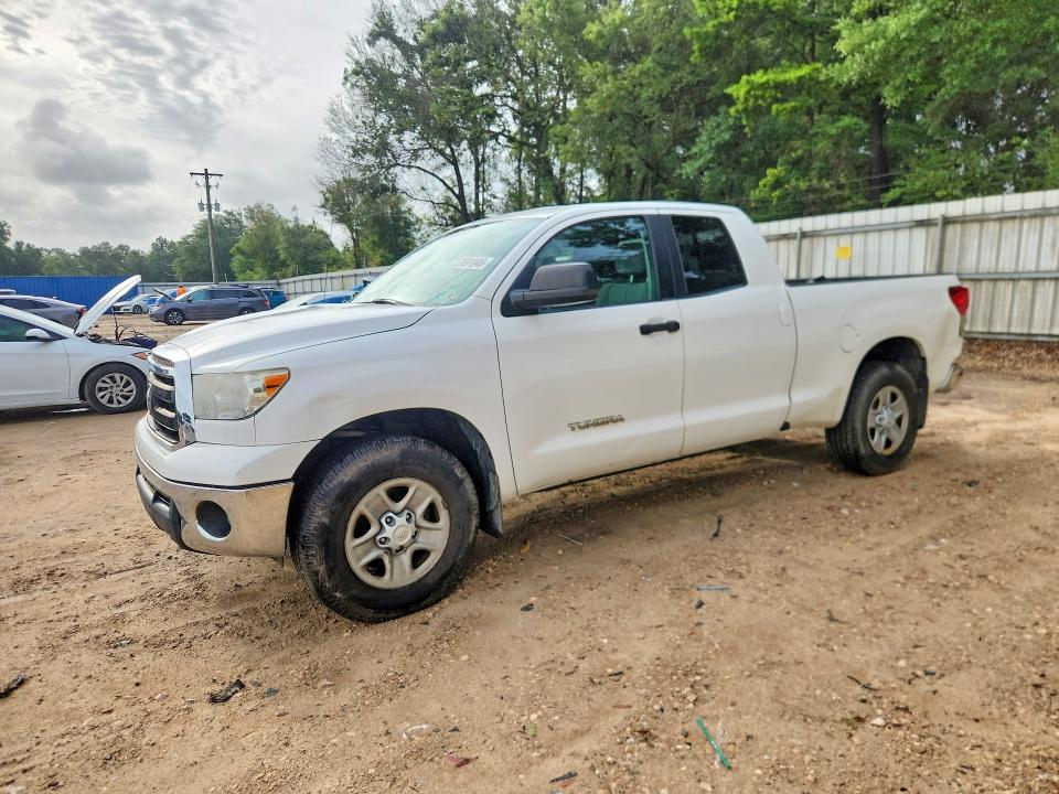 2013 Toyota Tundra VIN 5TFUM5F15DX043927 COPART salvage auction — MINOR DENT/SCRATCHES, Salvage Title, sold $575 on 2026-07-24 (photo 1)