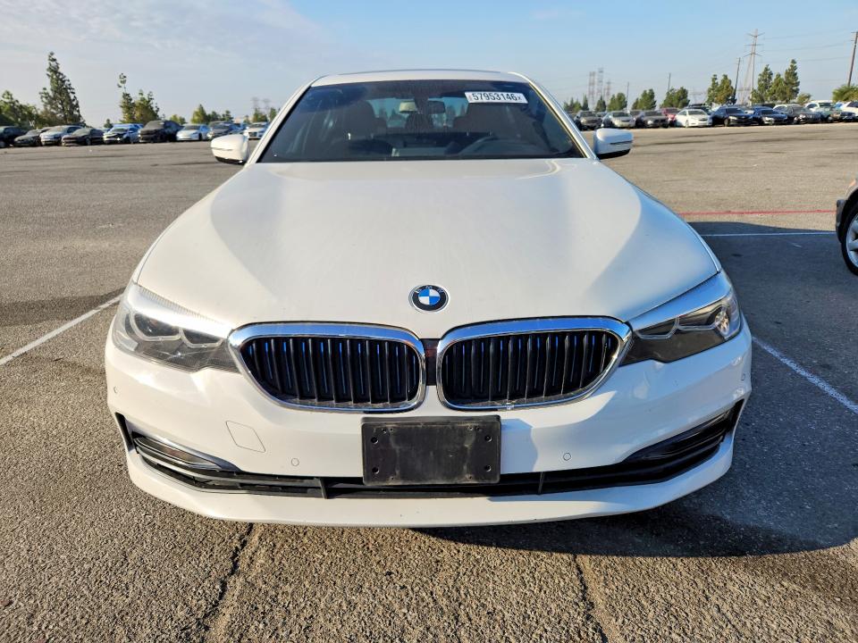 2018 BMW 5er VIN WBAJA9C57JB034260 COPART salvage auction — MINOR DENT/SCRATCHES, Ca - Dis/Dlr/Exp Only Clean Title, sold $5,000 on 2026-08-03 (photo 5)