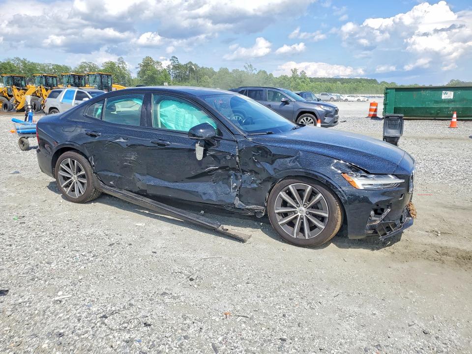 2021 Volvo VIN 7JR102FZ0MG108882 COPART salvage auction — SIDE, SC - CERT OF TITLE-SALVAGE, sold $3,750 on 2026-07-27 (photo 4)