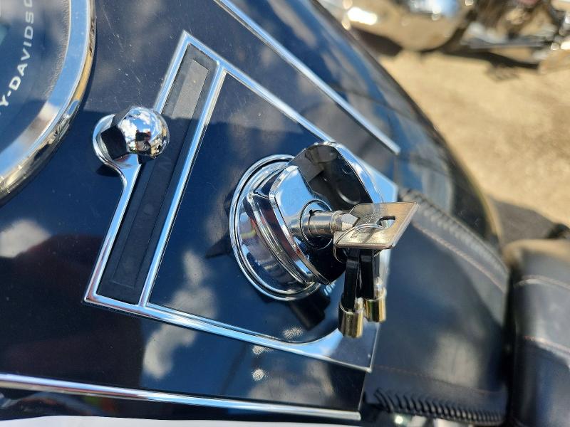 2011 Harley-davidson Flstn VIN 1HD1JD518BB013529 COPART salvage auction — ALL OVER, OH - CERT OF TITLE-SALVAGE, sold $2,100 on 2026-07-02 (photo 8)