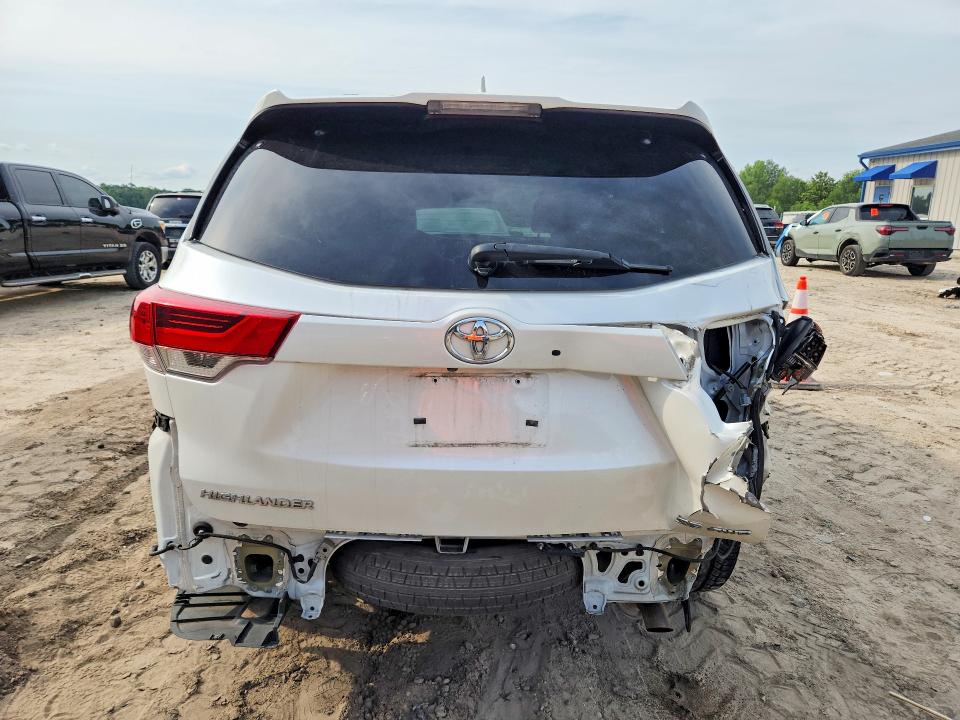 2017 Toyota VIN 5TDJZRFH3HS457258 COPART salvage auction — REAR END, Fl - Cert Of Title Slvg Rebuildable, sold $7,900 on 2026-07-31 (photo 6)