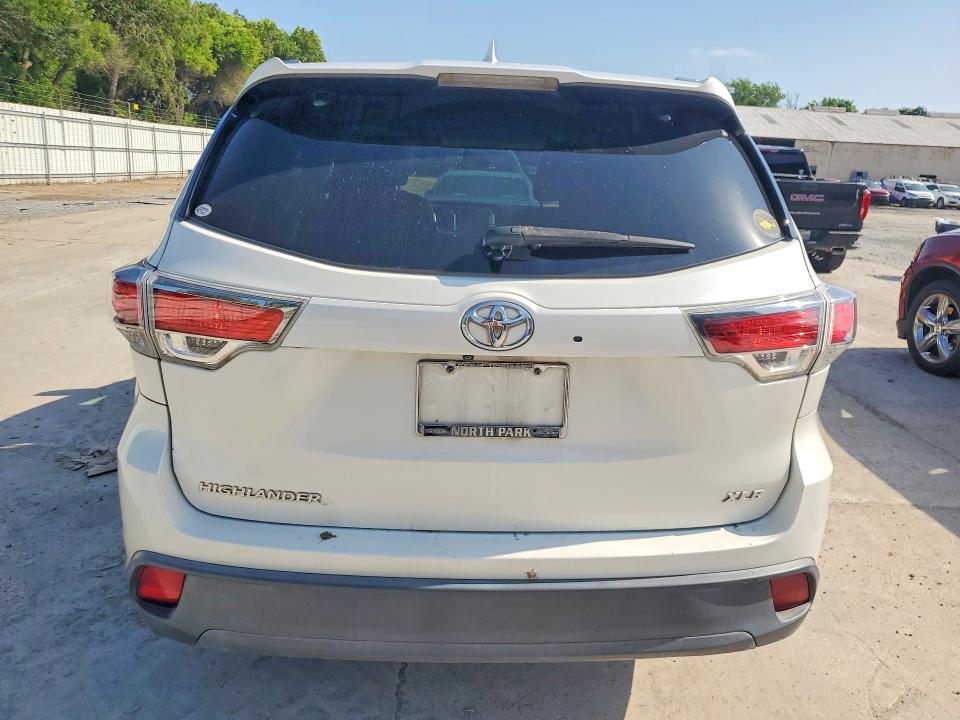 2014 Toyota Highlander VIN 5TDKKRFH6ES030368 COPART salvage auction — FRONT END, Tx - Salvage Vehicle Title, sold $7,400 on 2026-07-07 (photo 6)