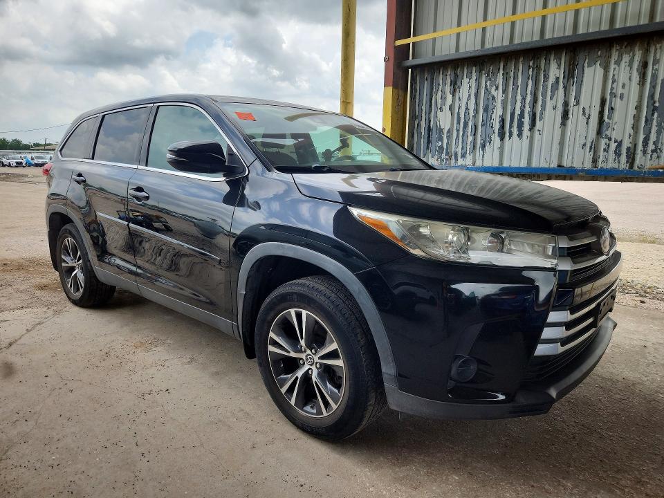 2019 Toyota Highlander VIN 5TDBZRFH4KS731255 COPART salvage auction — MINOR DENT/SCRATCHES, TX - CERTIFICATE OF TITLE, sold $9,400 on 2026-07-16 (photo 4)