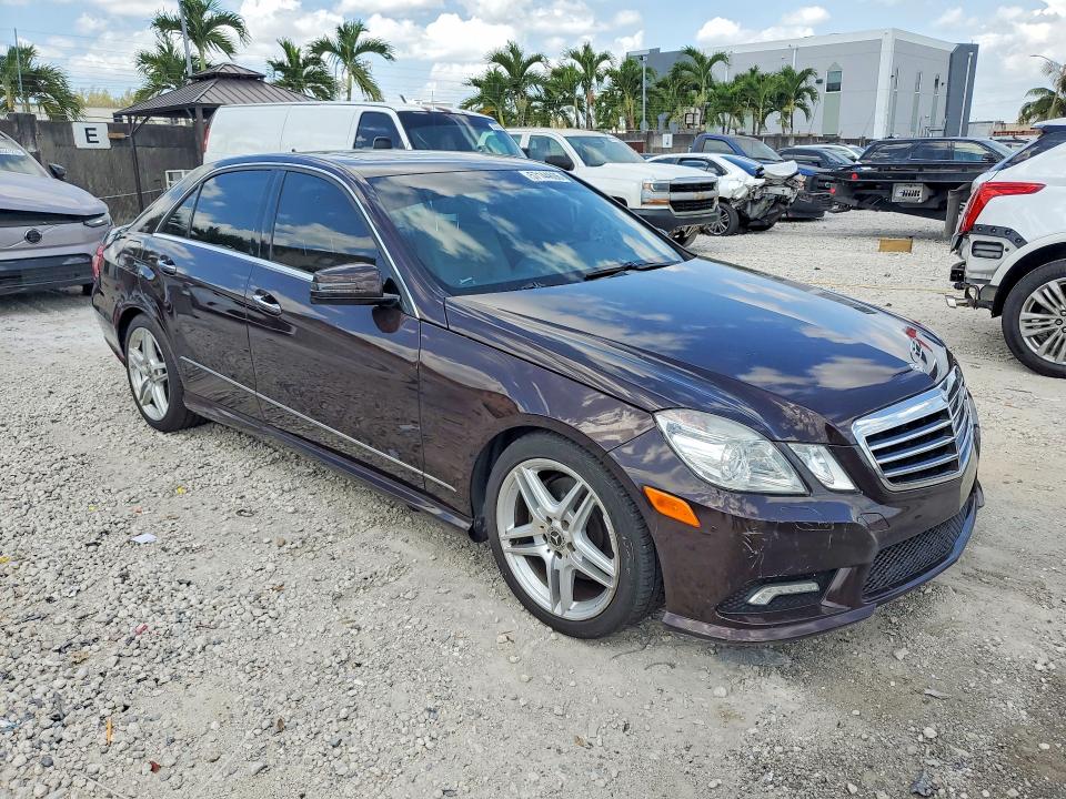 2011 Mercedes-benz E-klasse VIN WDDHF5GB4BA498681 COPART salvage auction — MINOR DENT/SCRATCHES, Fl - Cert Of Title Slvg Rebuildable, sold $1,450 on 2026-07-02 (photo 4)