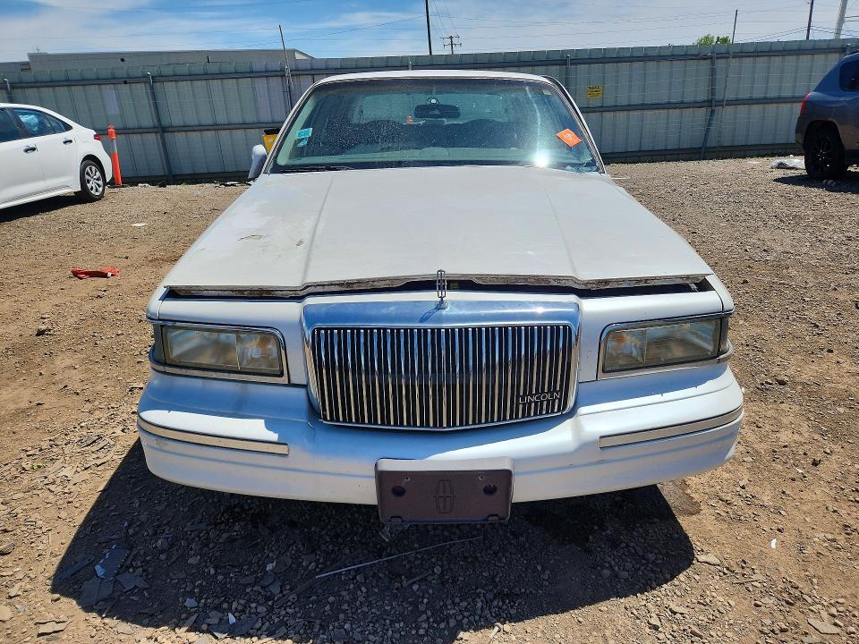 1997 Lincoln TOWN CAR VIN 1LNLM82W1VY633645 COPART salvage auction — FRONT END, Il - Salvage Certificate, sold $225 on 2026-07-10 (photo 5)