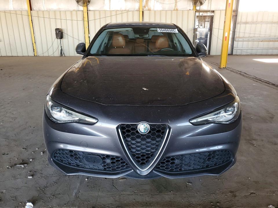 2018 Alfa romeo VIN ZARFAECN2J7572570 COPART salvage auction — REAR END, Az - Cert Of Title - Salvage, sold $3,750 on 2026-07-27 (photo 5)