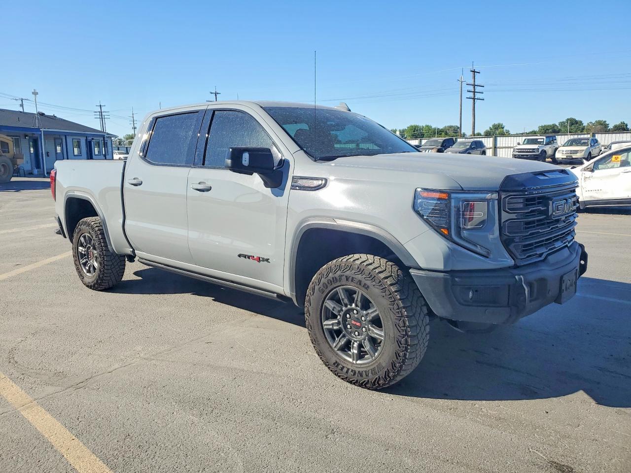 2025 GMC Sierra VIN 3GTUUFE80SG271274 COPART salvage auction — Minor Dent/Scratches, ID - SALVAGE CERTIFICATE OF TITLE, sold $53,500 on 2026-07-02 (photo 4)
