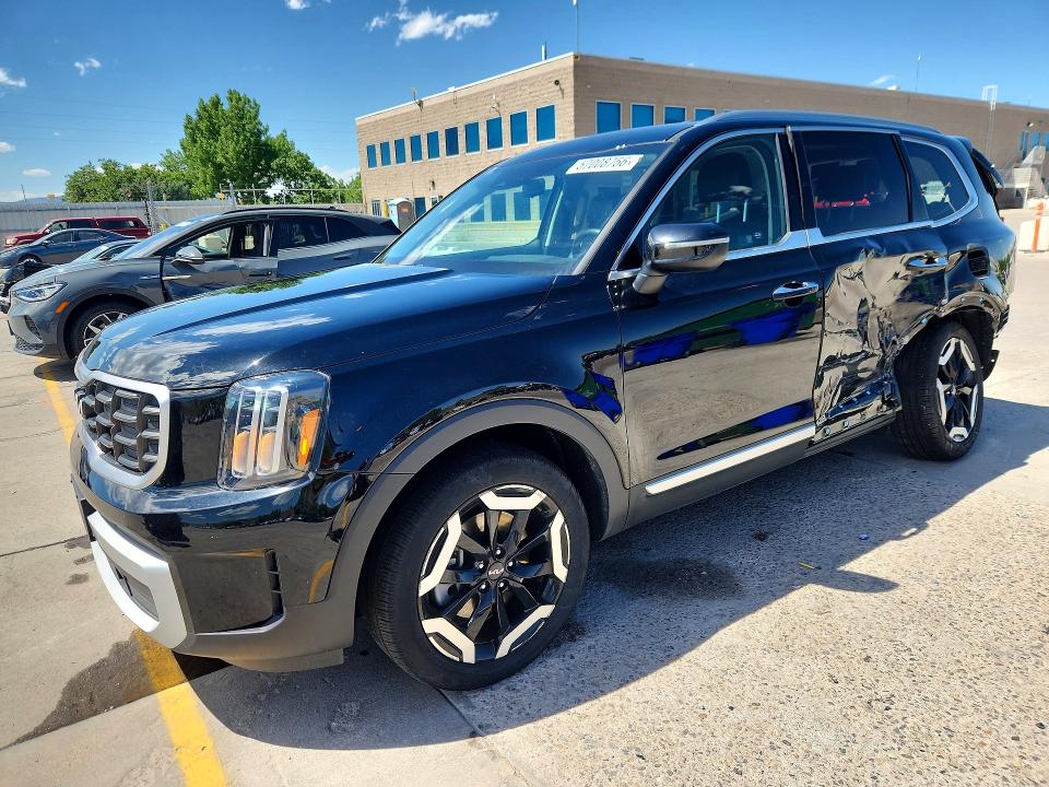 2024 Kia Telluride VIN 5XYP6DGCXRG518872 COPART salvage auction — SIDE, Co - Salvage Title, sold $8,000 on 2026-08-03 (photo 1)