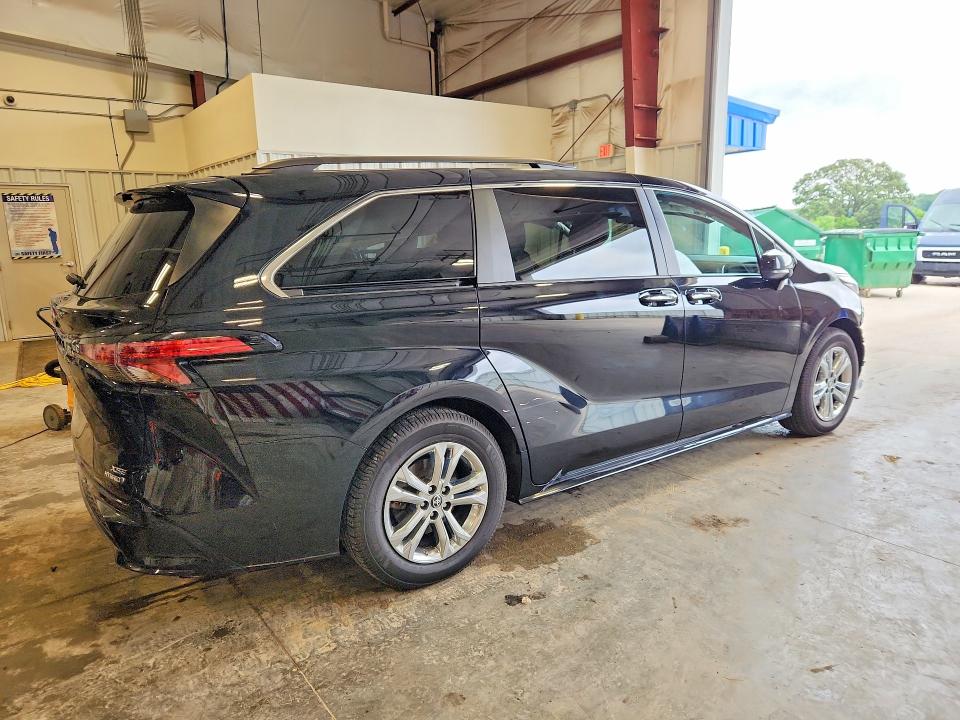 2022 Toyota Sienna VIN 5TDDSKFC0NS061359 COPART salvage auction — FRONT END, Wi - Cert Of Title-Claim Paid, sold $7,200 on 2026-07-28 (photo 3)