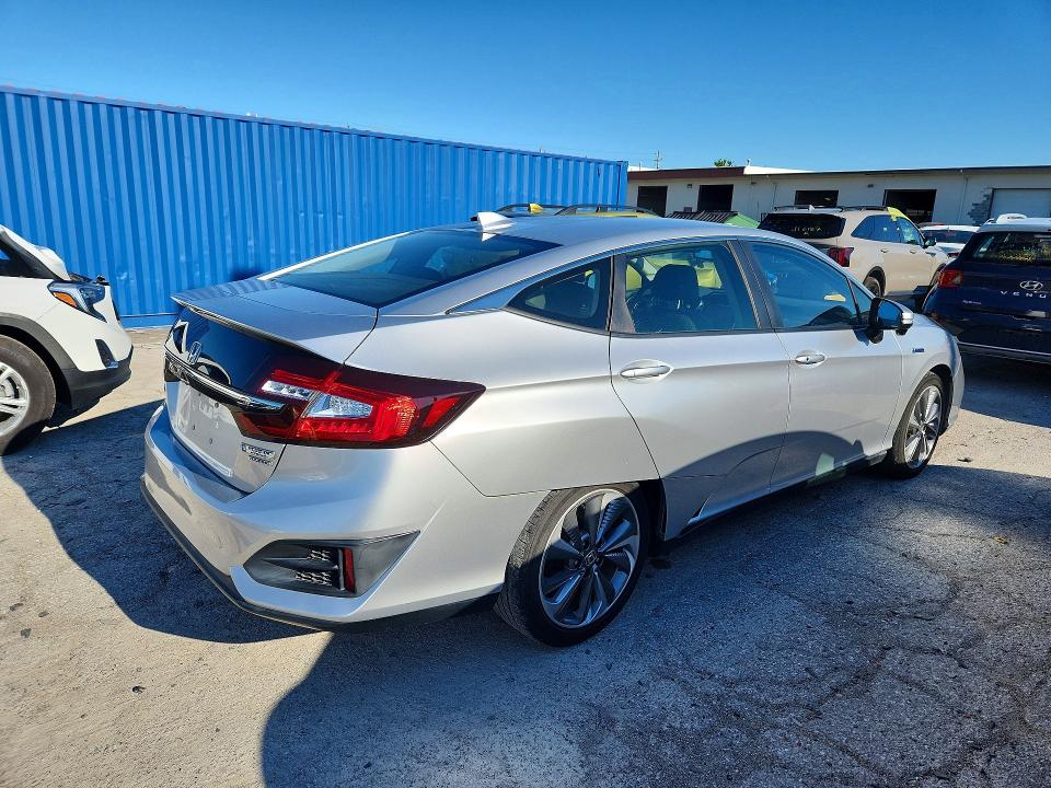 2018 Honda Clarity VIN JHMZC5F38JC003109 COPART salvage auction — BURN, IN - CERT OF TITLE-SALVAGE TITLE, sold $5,400 on 2026-07-31 (photo 3)