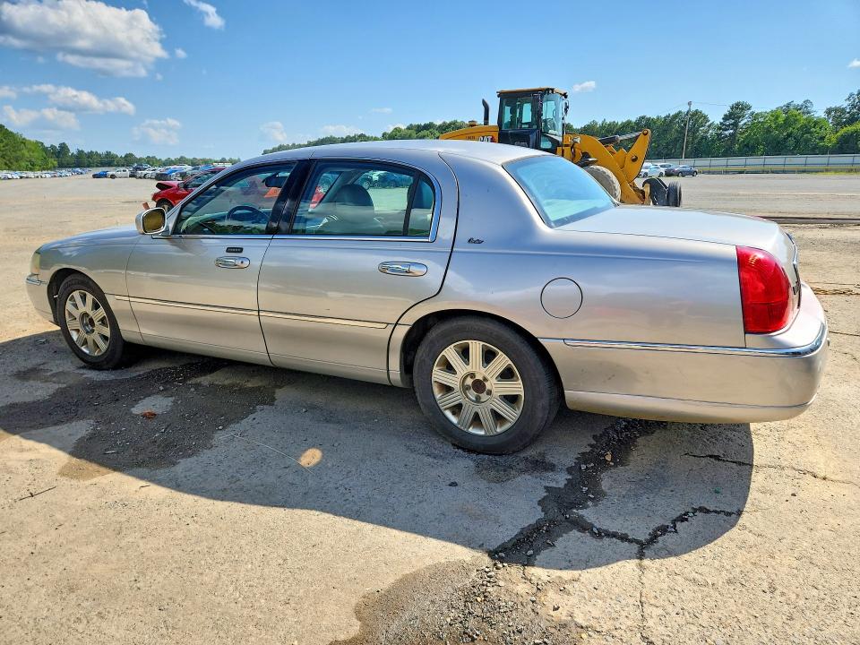 2003 Lincoln TOWN CAR VIN 1LNHM83W23Y632537 COPART salvage auction — FRONT END, La - Cert Of Title-Salvage, sold $375 on 2026-07-09 (photo 2)