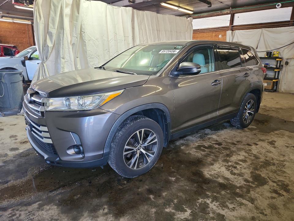2019 Toyota Highlander VIN 5TDBZRFH6KS704994 COPART salvage auction — MINOR DENT/SCRATCHES, PA - CERT OF TITLE (P), sold $2,350 on 2026-07-30 (photo 1)