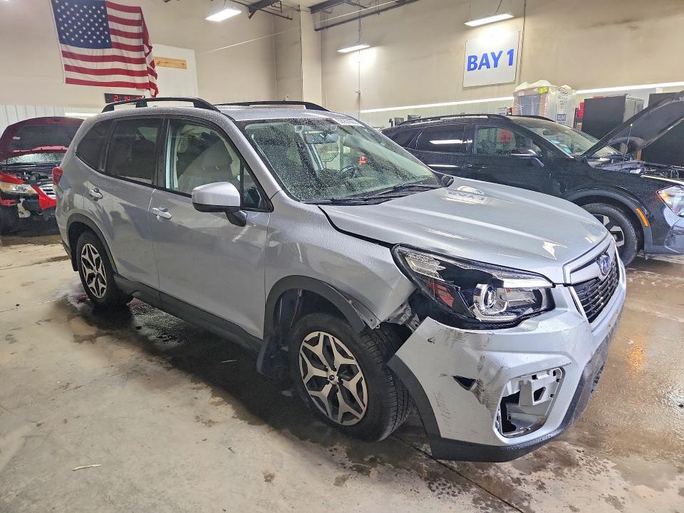 2019 Subaru Forester VIN JF2SKAEC5KH538906 COPART salvage auction — FRONT END, Il - Salvage Certificate, sold $5,800 on 2026-07-21 (photo 4)