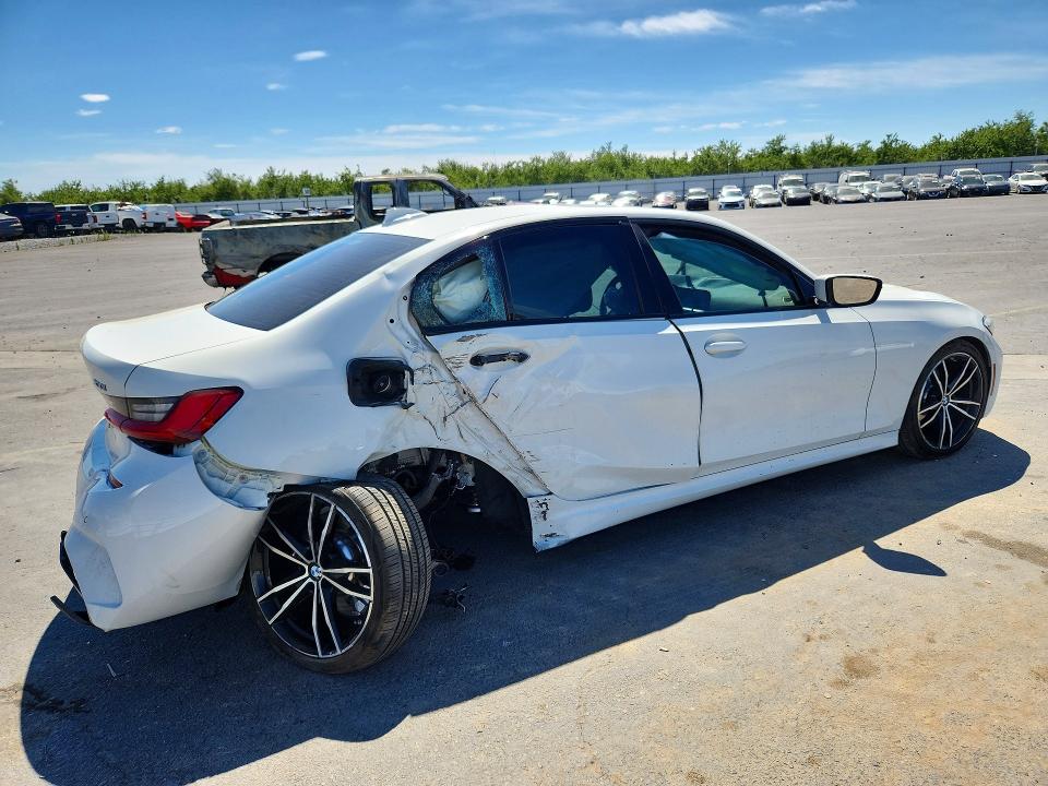 2019 BMW 3er VIN WBA5R1C54KAK06621 COPART salvage auction — SIDE, Salvage Title, sold $5,300 on 2026-07-30 (photo 3)