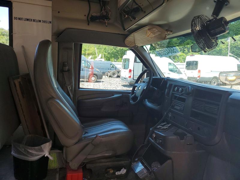 2015 Chevrolet VIN 1GB3G3BG0F1227944 COPART salvage auction — NORMAL WEAR, PA - CERT OF TITLE, sold $1,400 on 2026-07-28 (photo 4)