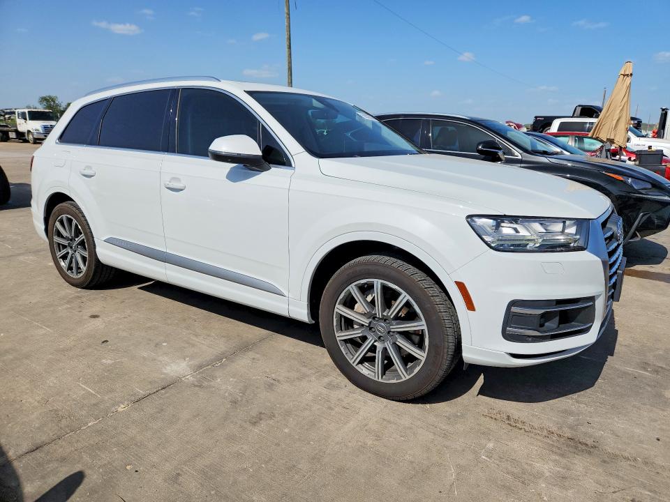 2017 Audi Q7 VIN WA1LAAF7XHD034739 COPART salvage auction — NORMAL WEAR, Tx - Certificate Of Title, sold $7,600 on 2026-07-13 (photo 4)