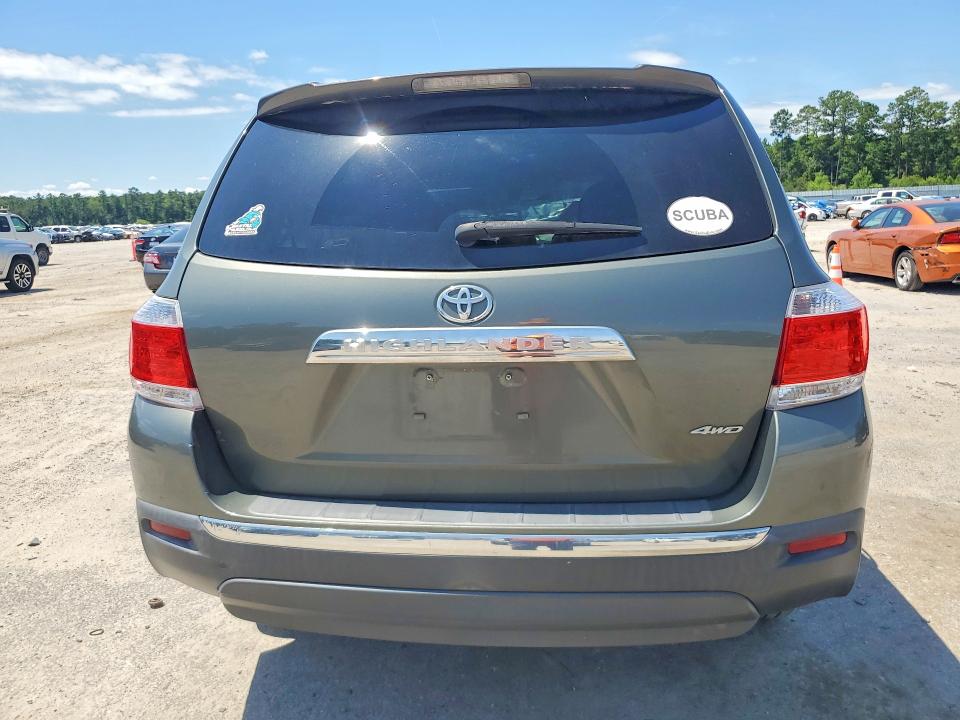 2013 Toyota VIN 5TDBK3EH0DS198536 COPART salvage auction — MINOR DENT/SCRATCHES, Pa - Cert Of Title, sold $2,650 on 2026-07-15 (photo 6)