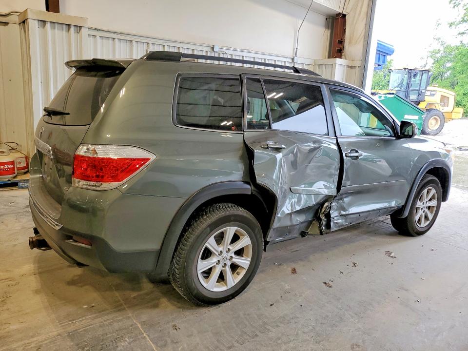 2013 Toyota Highlander VIN 5TDBK3EH4DS235524 COPART salvage auction — SIDE, Wi - Junked Vehicle Bill Of Sale, sold $2,150 on 2026-07-15 (photo 3)