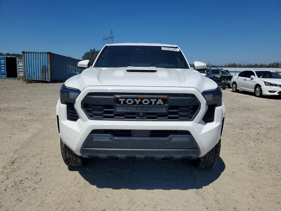 2024 Toyota Tacoma VIN 3TMLB5JN1RM015096 COPART salvage auction — REAR END, Ca - Salvage Certificate, sold $26,000 on 2026-07-31 (photo 5)