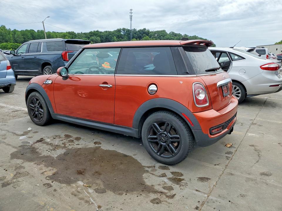 2012 Mini Cooper VIN WMWSV3C51CTY18047 COPART salvage auction — MINOR DENT/SCRATCHES, Ky - Certificate Of Title, sold $475 on 2026-08-31 (photo 2)