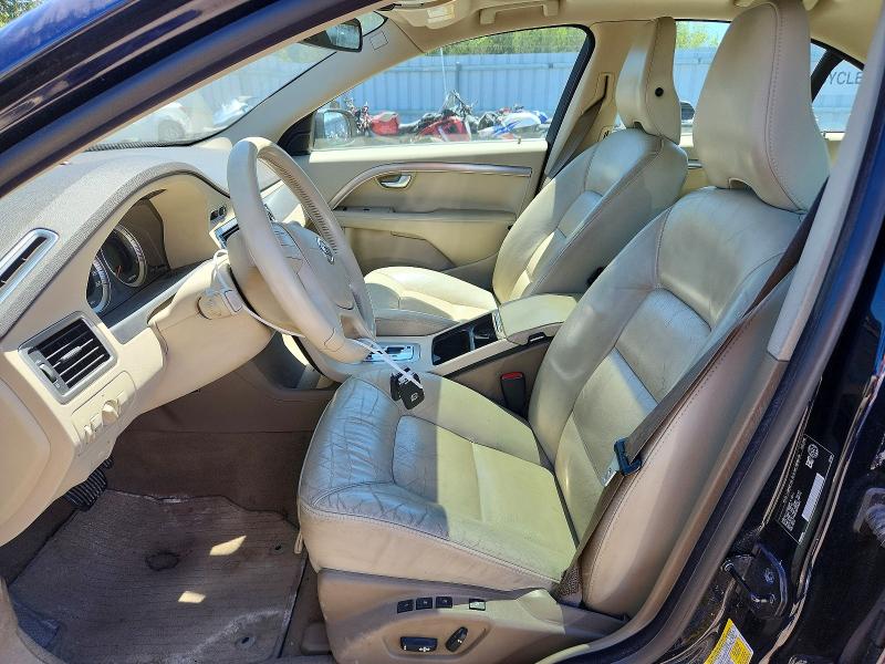 2010 Volvo VIN YV1982AS0A1126442 COPART salvage auction — ENGINE BURN, On - Permit No Brand - Unfit, sold $325 on 2026-07-09 (photo 7)