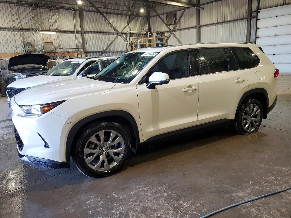 2024 Toyota Highlander VIN 5TDAAAB52RS012743 COPART salvage auction — VANDALISM, On - Permit No Brand - Unfit, sold $34,500 on 2026-07-08 (photo 1)