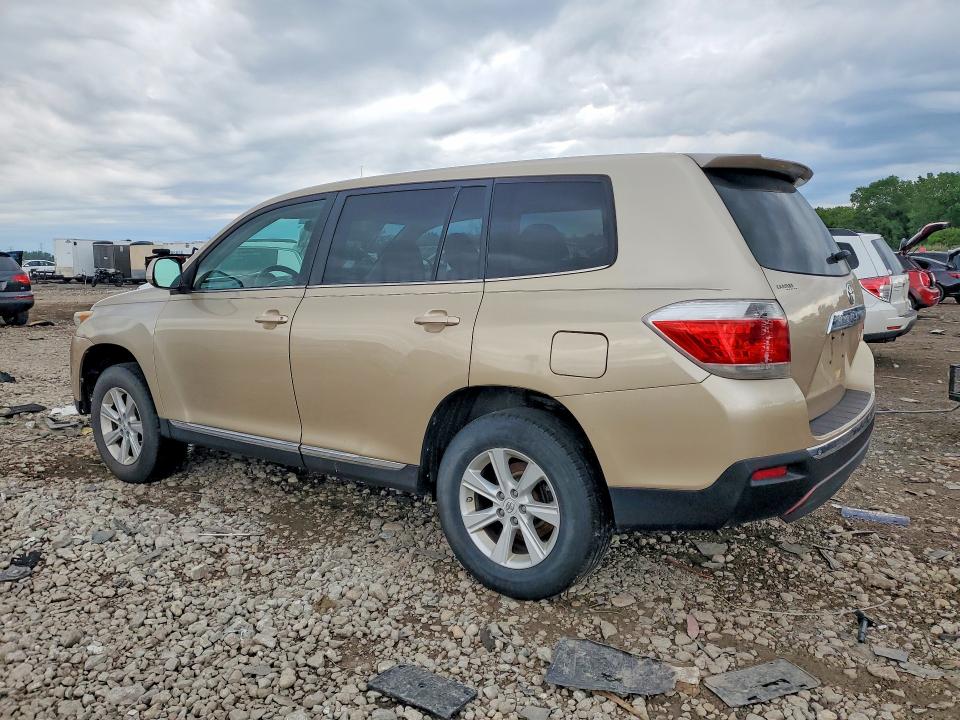 2011 Toyota Highlander VIN 5TDZA3EH5BS016196 COPART salvage auction — MINOR DENT/SCRATCHES, Il - Certificate Of Title, sold $2,400 on 2026-07-31 (photo 2)