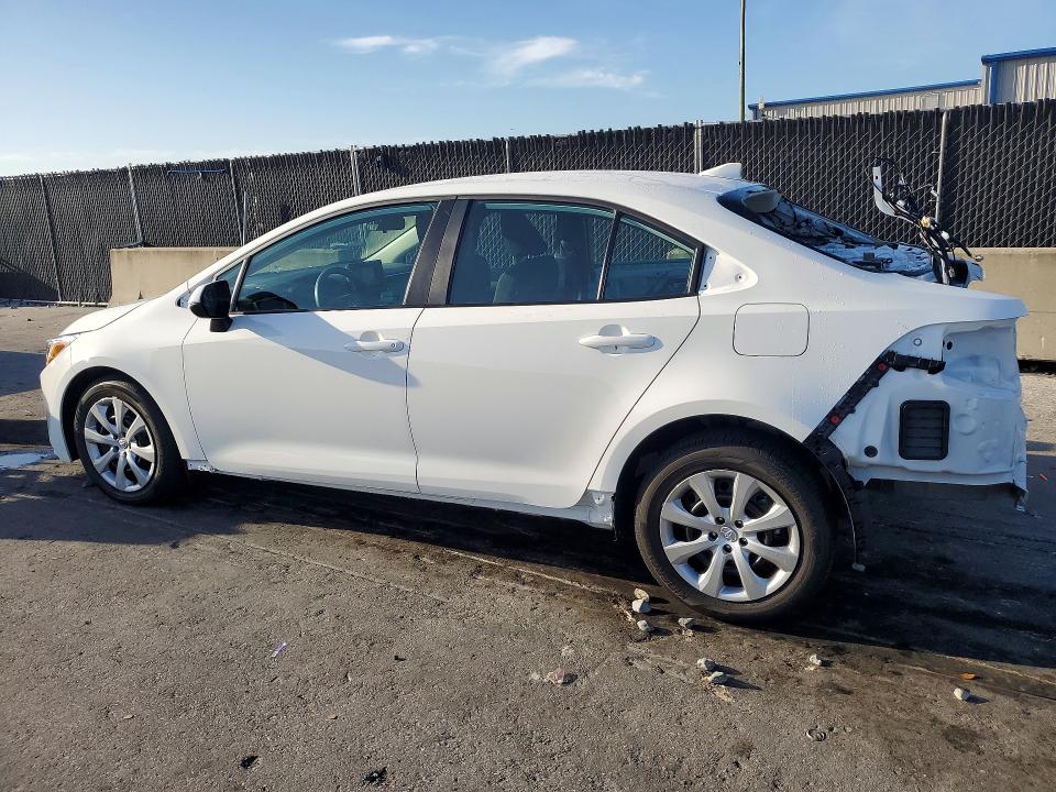 2025 Toyota Corolla VIN 5YFB4MDE1SP239110 COPART salvage auction — REAR END, Salvage Title, sold $525 on 2026-07-28 (photo 2)