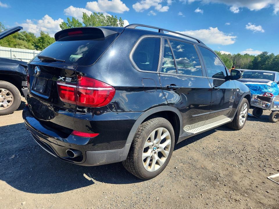 2013 BMW X5 VIN 5UXZV4C56D0B01803 COPART salvage auction — REAR END, Ma - Cert Of Title-Reconstrctd Coll, sold $1,450 on 2026-07-15 (photo 3)