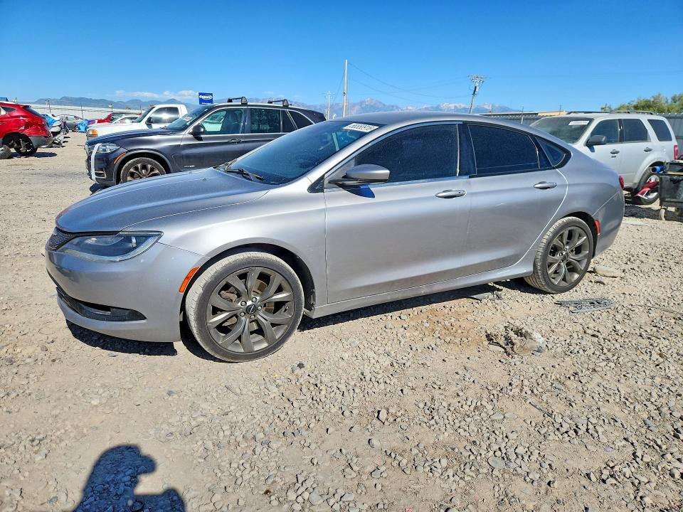 2015 Chrysler 200 VIN 1C3CCCBG8FN642790 — COPART salvage auction photo