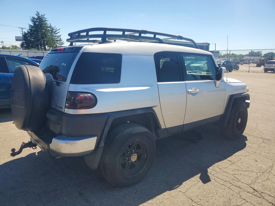 2007 Toyota Fj cruiser VIN JTEBU11F470068393 COPART salvage auction — SIDE, Oh - Cert Of Title-Salvage, sold $3,150 on 2026-07-08 (photo 3)
