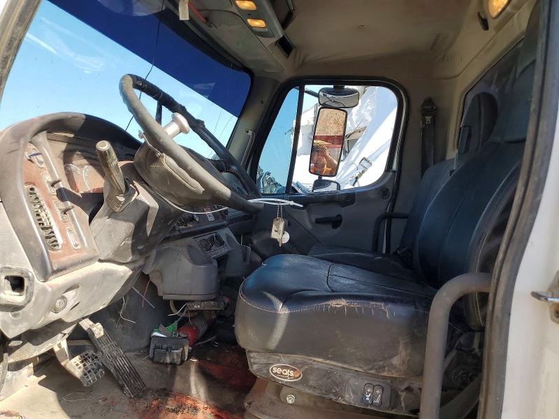 2016 Freightliner M2 106 VIN 3ALACXCY8GDHA7843 COPART salvage auction — ROLLOVER, TX - SALVAGE VEHICLE TITLE, sold $60 on 2026-07-29 (photo 7)