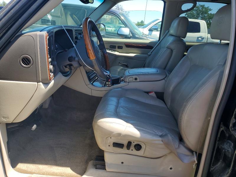 2002 Cadillac Escalade VIN 1GYEC63T32R259208 COPART salvage auction — MINOR DENT/SCRATCHES, Ca - Dis/Dlr/Exp App For Dup Clean, sold $525 on 2026-07-09 (photo 7)
