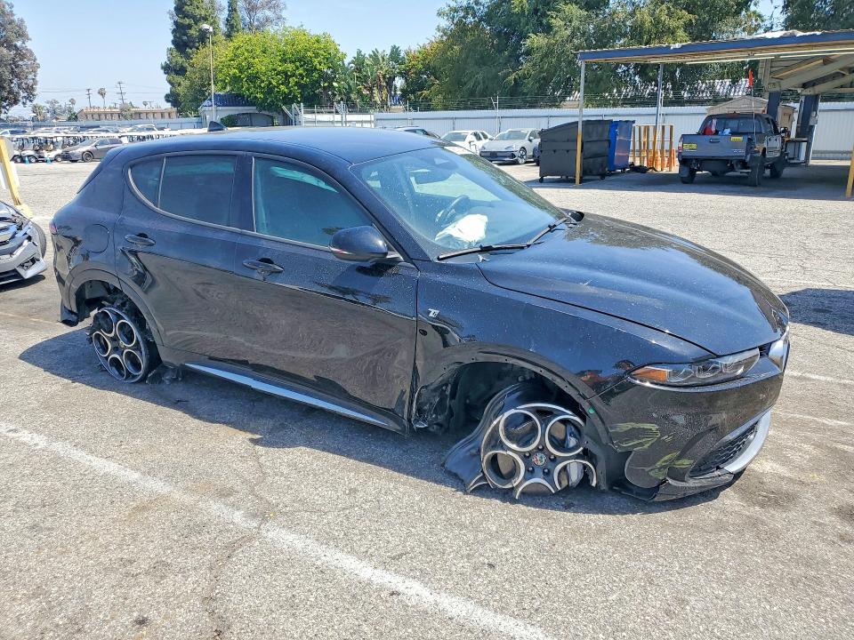 2024 Alfa romeo Tonale VIN ZASPATCW7R3045255 COPART salvage auction — FRONT END, Ca - Salvage Certificate, sold $4,150 on 2026-07-21 (photo 4)