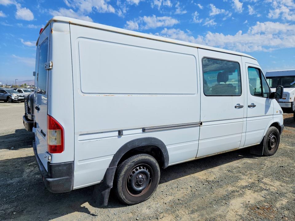 2005 Sprinter 2500 sprin VIN WD2PD644255746896 COPART salvage auction — SIDE, CA - DIS/DLR/EXP ONLY CLEAN TITLE, sold $125 on 2026-07-17 (photo 3)