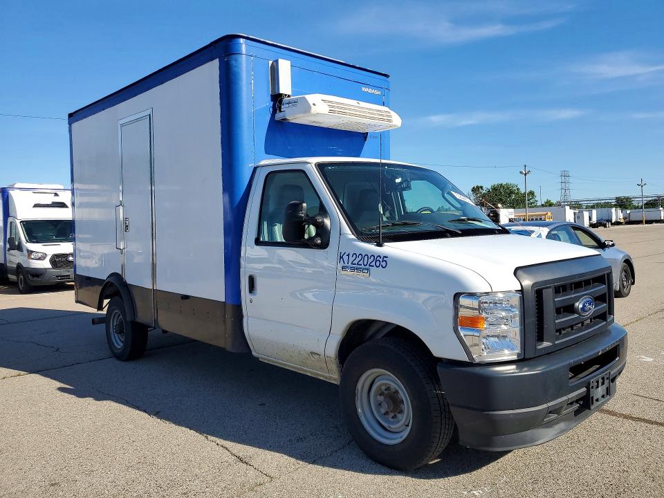 2023 Ford E-350 VIN 1FDWE3FK9PDD32054 COPART salvage auction — MINOR DENT/SCRATCHES, Oh - Certificate Of Title, sold $15,000 on 2026-07-21 (photo 4)