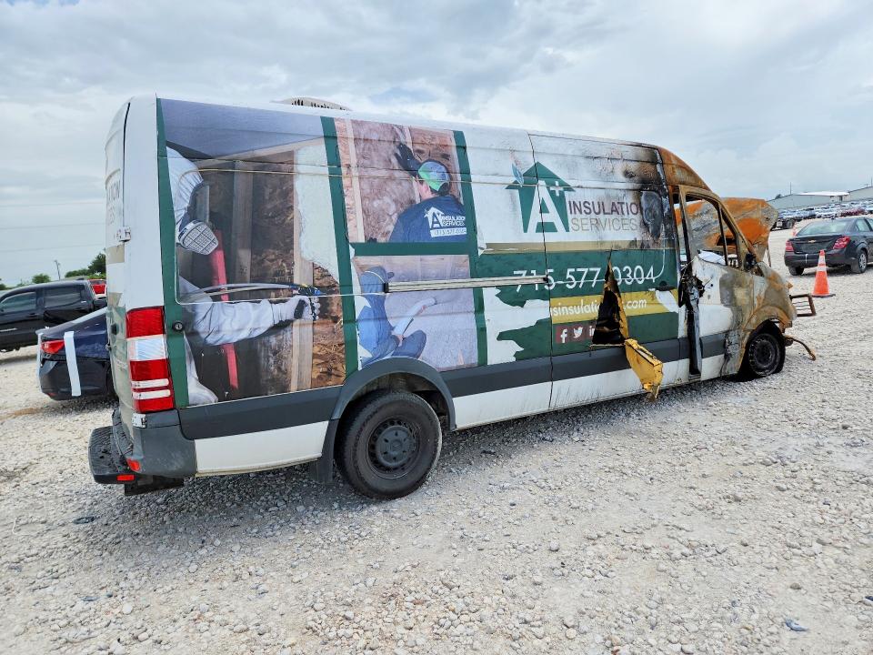 2014 Freightliner Sprinter 2500 VIN WDYPE8DC7E5922198 COPART salvage auction — BURN, TX - NONREPAIRABLE TITLE, sold $60 on 2026-07-09 (photo 3)