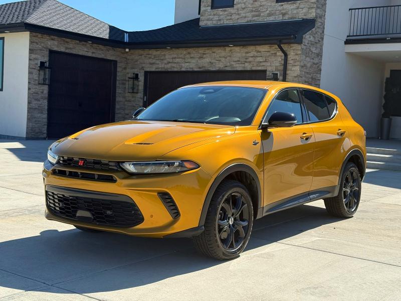 2024 Dodge Hornet VIN ZACNDFANXR3A37143 COPART salvage auction — NORMAL WEAR, Co - Dis/Dlr/Exp Only Clean Title (P), sold $6,400 on 2026-07-27 (photo 2)