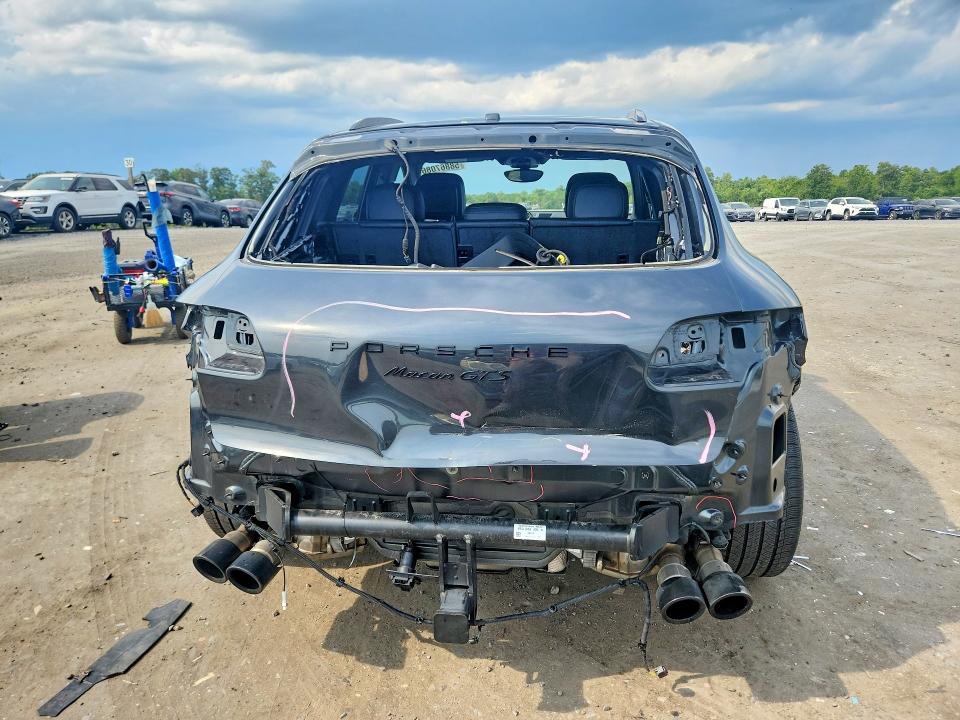 2017 Porsche Macan VIN WP1AG2A56HLB54257 COPART salvage auction — REAR END, VA - CERT OF TITLE - SALVAGE, sold $10,000 on 2026-07-22 (photo 6)