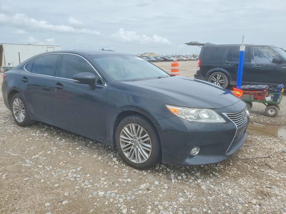 2015 Lexus VIN JTHBK1GGXF2179946 COPART salvage auction — MINOR DENT/SCRATCHES, Tx - Salvage Vehicle Title, sold $3,450 on 2026-07-13 (photo 4)